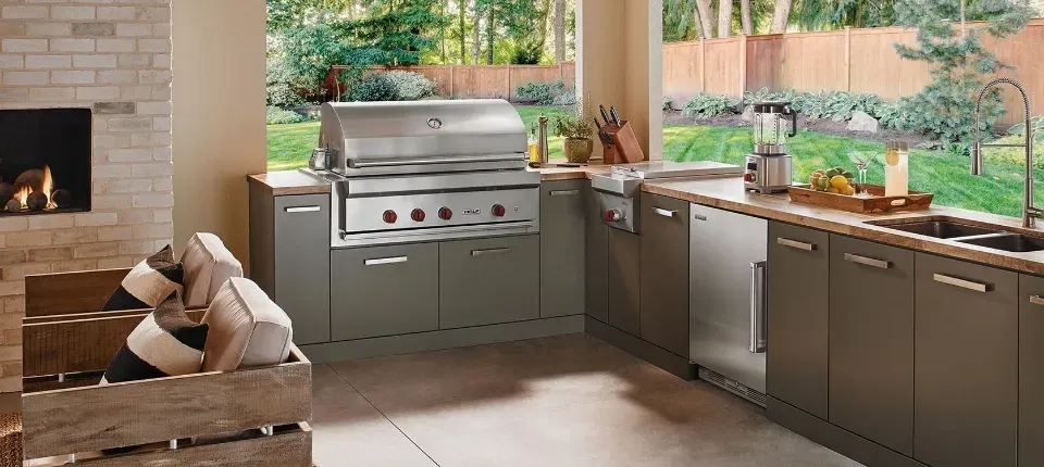 outdoor kitchen